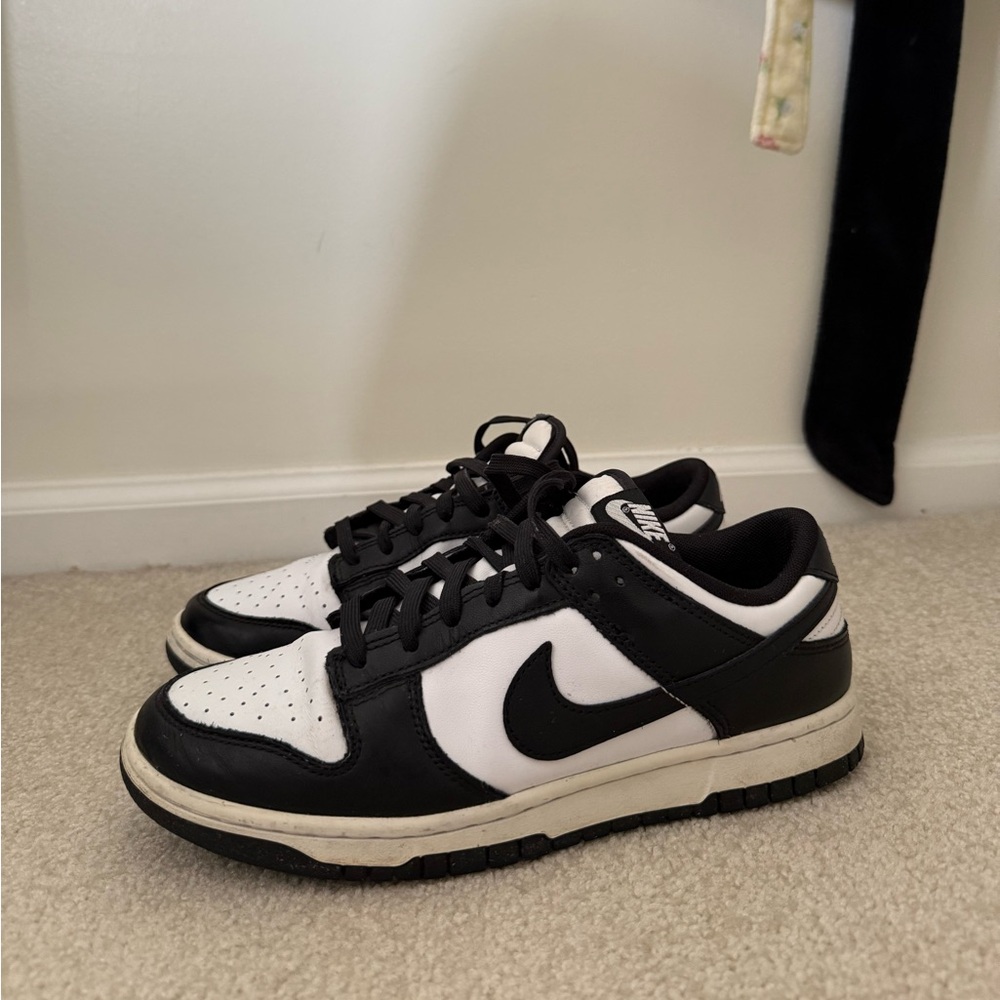 Nike Classic Black and White Low-Tops